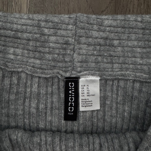 H&M Light Gray Off-Shoulder Sweater - Picture 3 of 3